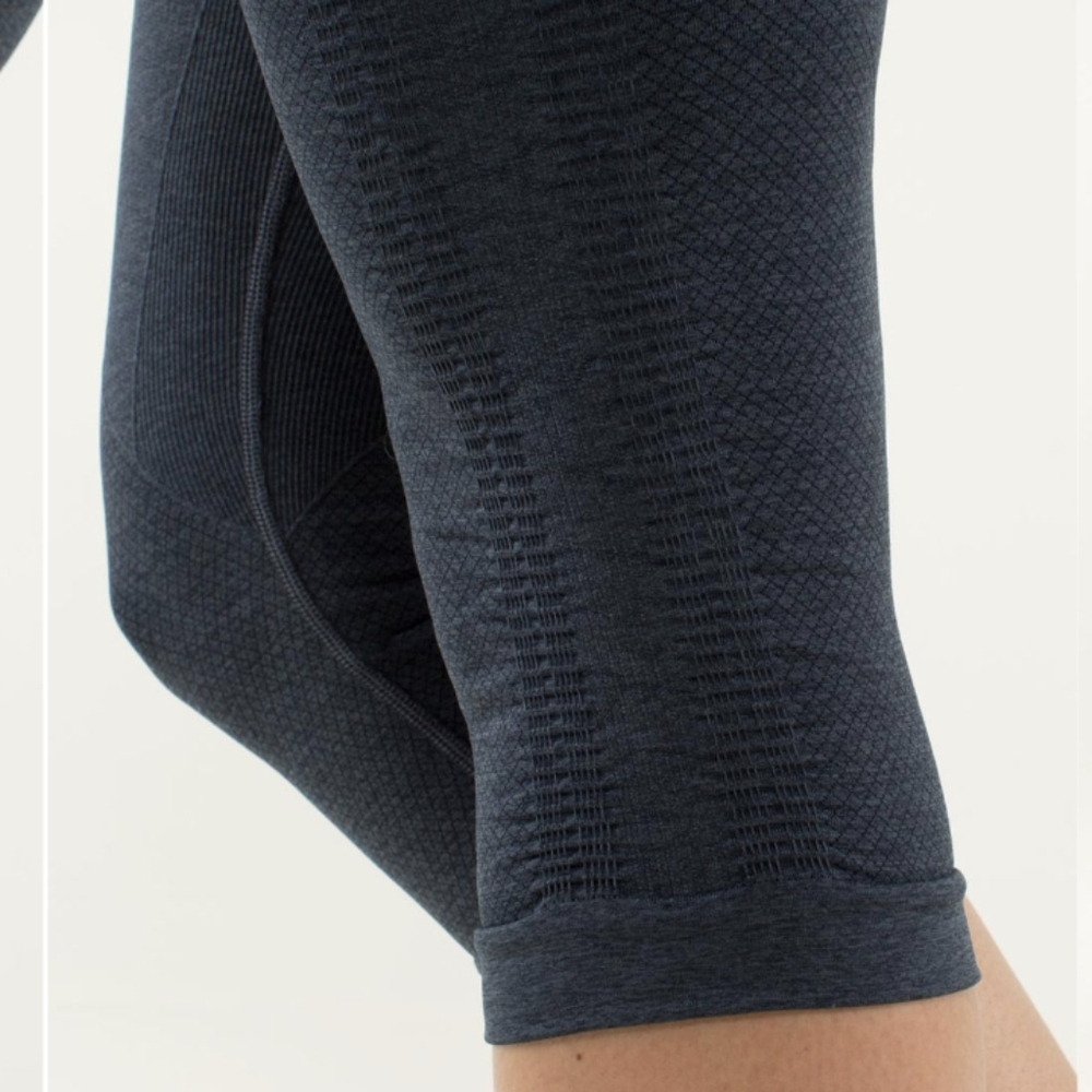 Lululemon In The Flow Crop II Heathered Inkwell - Picture 8 of 14